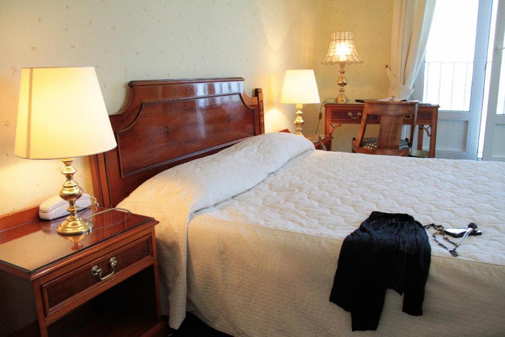 Hotel Le Manoir Du Sphinx Perros-Guirec Zimmer foto